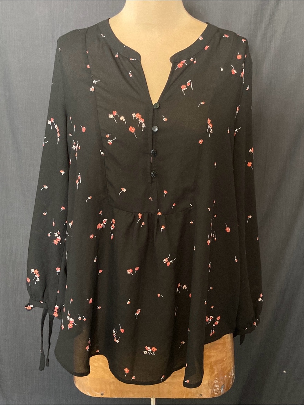 Liz Claiborne Black Tunic with Pink Floral Print & Ties on Sleeves